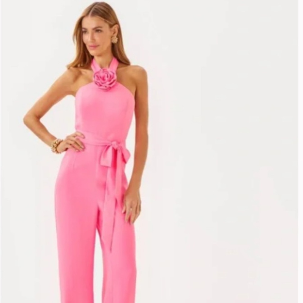 STUNNING! Knock ‘em dead with this gorgeous hot pink number!